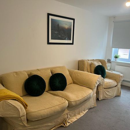 Village House St Mellons - Close To A48 And M4 Cardiff Ngoại thất bức ảnh