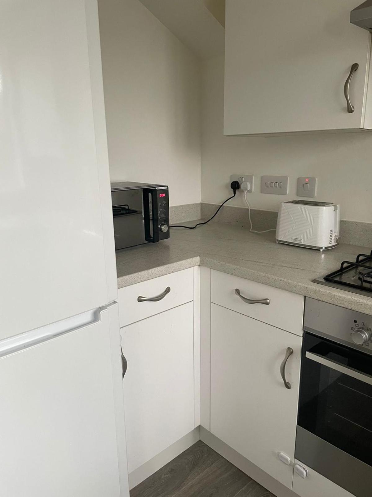 Village House St Mellons - Close To A48 And M4 Cardiff Ngoại thất bức ảnh